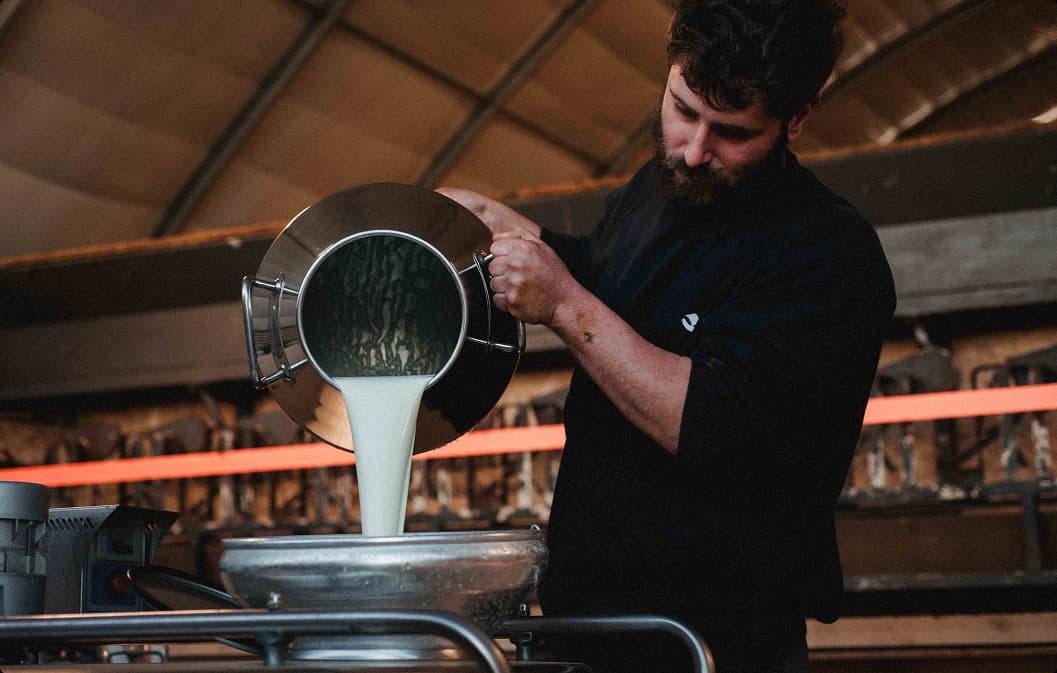 Fromage au lait cru : bienfaits et saveurs authentiques